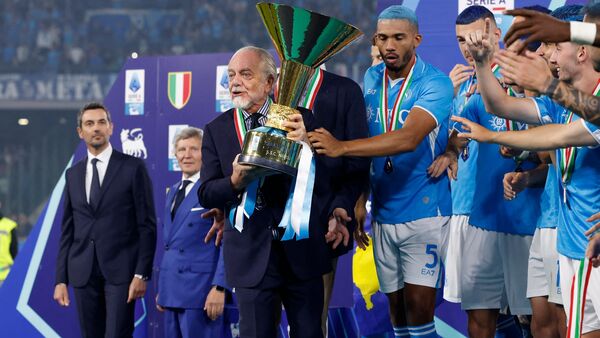 ইন্টার মিলানকে পিছনে ফেলে Serie A চ্যাম্পিয়ন হল অ্যান্তোনিও কন্তের নাপোলি।